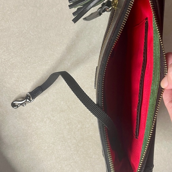 Dooney and Bourke shoulder bag - Picture 3 of 3